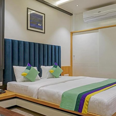 Treebo The Utsav, Nashik Hotel Екстериор снимка