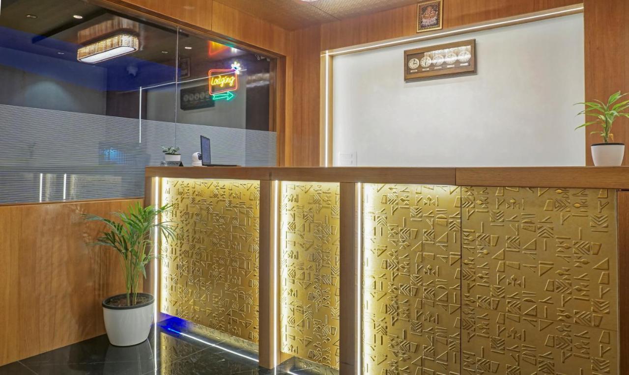 Treebo The Utsav, Nashik Hotel Екстериор снимка